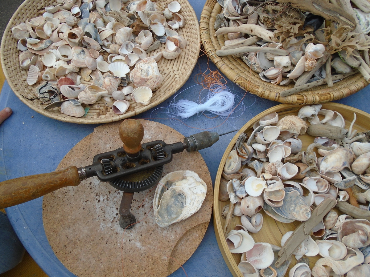 Mobile making using hand drill 
